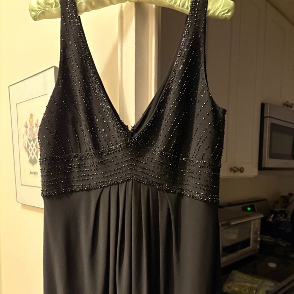 Jones New York Beaded Bodice V-Neck Cocktail Dress Size 10 - Picture 2 of 5